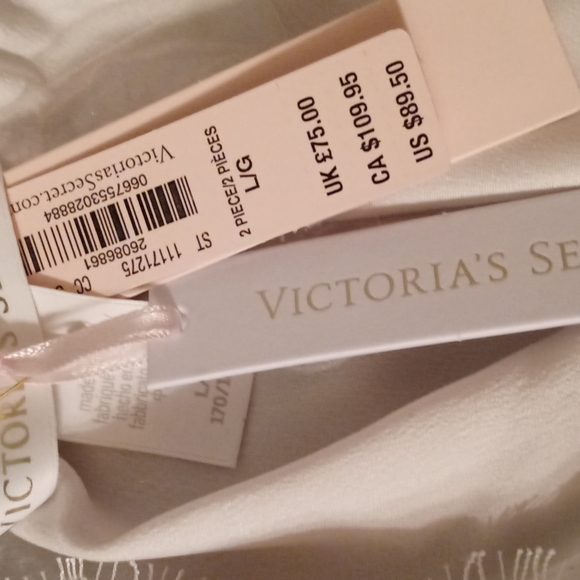 Victoria's Secret lingerie - Picture 3 of 3